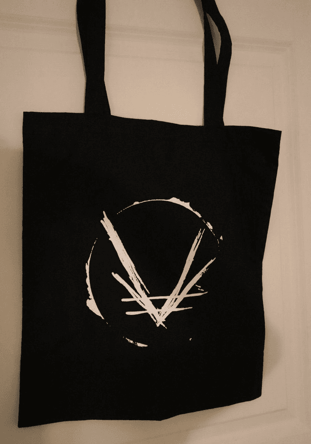 Vermilia - Totebag (V-symbol)