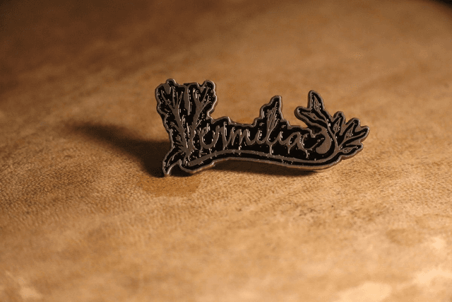 Vermilia - Metal Pin
